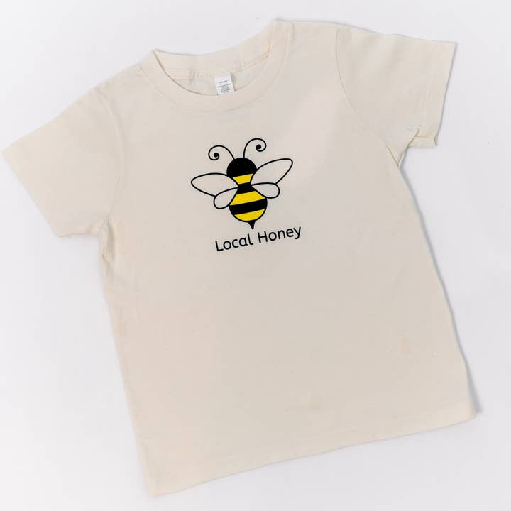T-shirt biologique. Bambin. Miel de bourdon fabriqué localement aux États-Unis pour la vente par Simply Chickie Organic USA Made Baby and Kid's Clothing