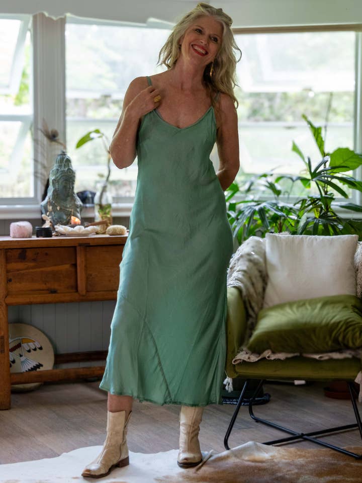 Camisola Comprida de Cetim de Seda Marilyn Aqua por atacado de TABOO FASHION