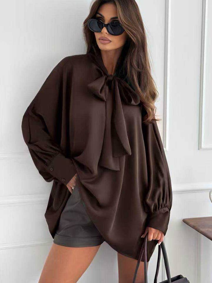 Samira 'BOW' Übergröße Satinbluse-Top-Schokolade für den Großhandel von Catwalk Wholesale
