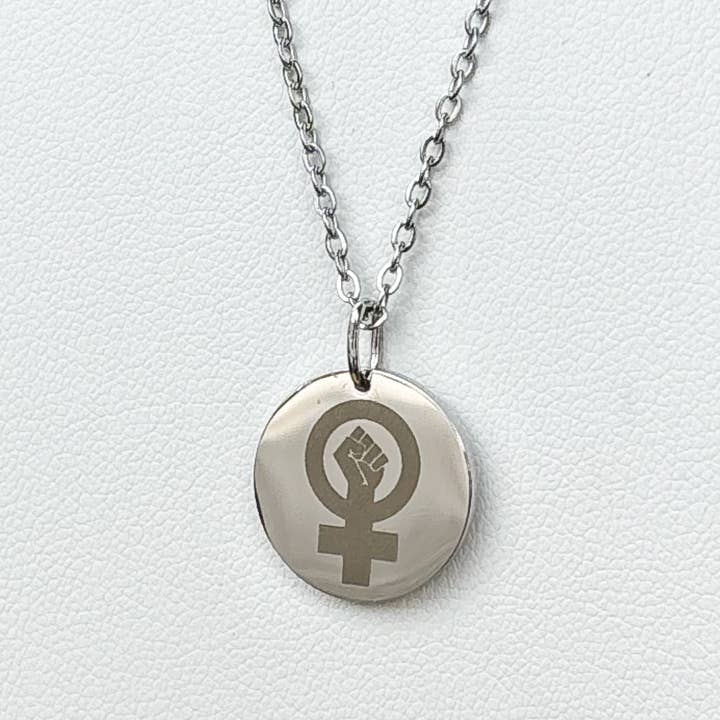 Collier symbole du pouvoir féminin - Acier inoxydable pour la vente par Arthousefern