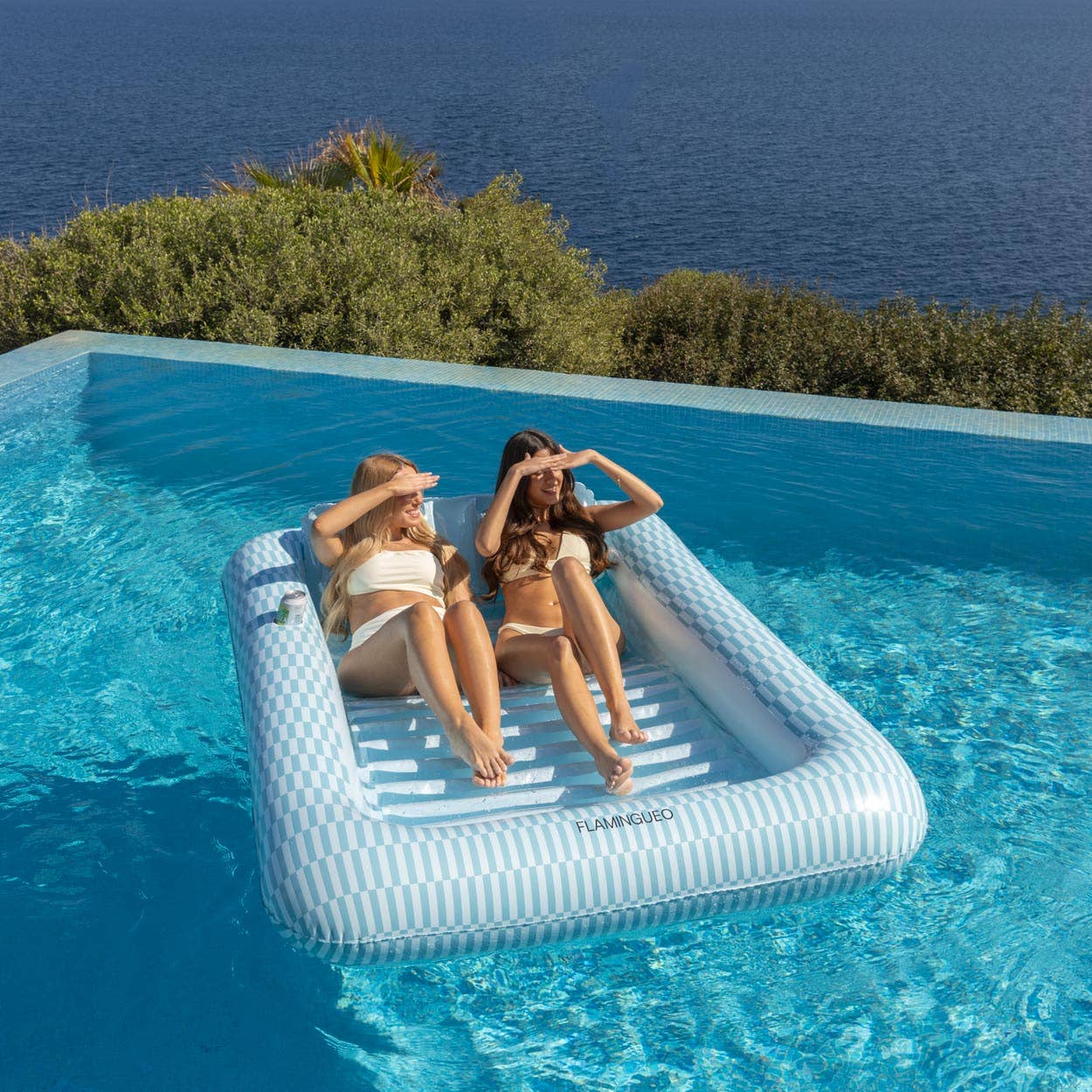 Flamingueo - Wholesale Beach Accessories - Tanning pool with blue cup holder5