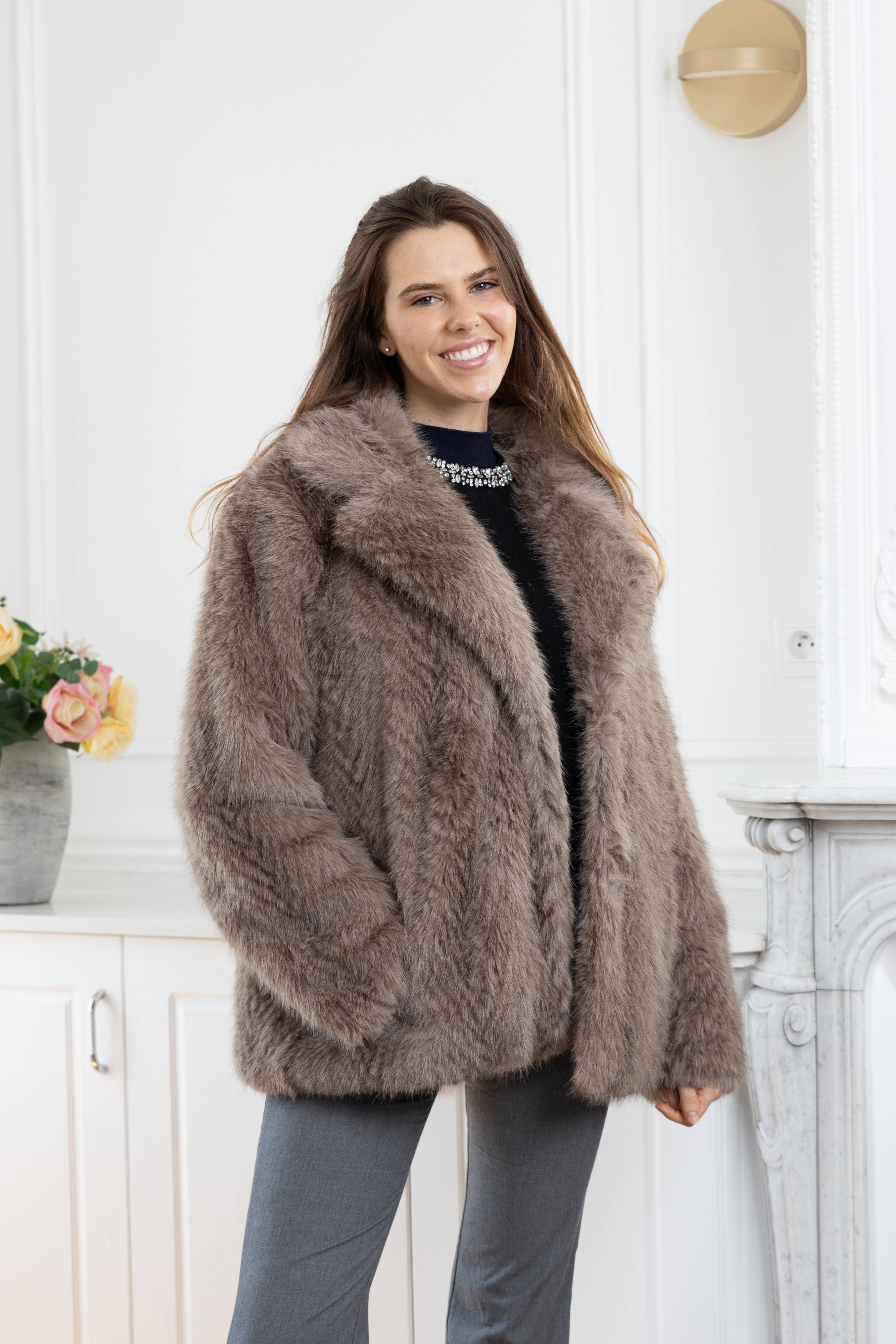 LINETA - Venta al por mayor Abrigos de piel/piel sintética - Mujer - Abrigo bicolor de piel sintética F-10