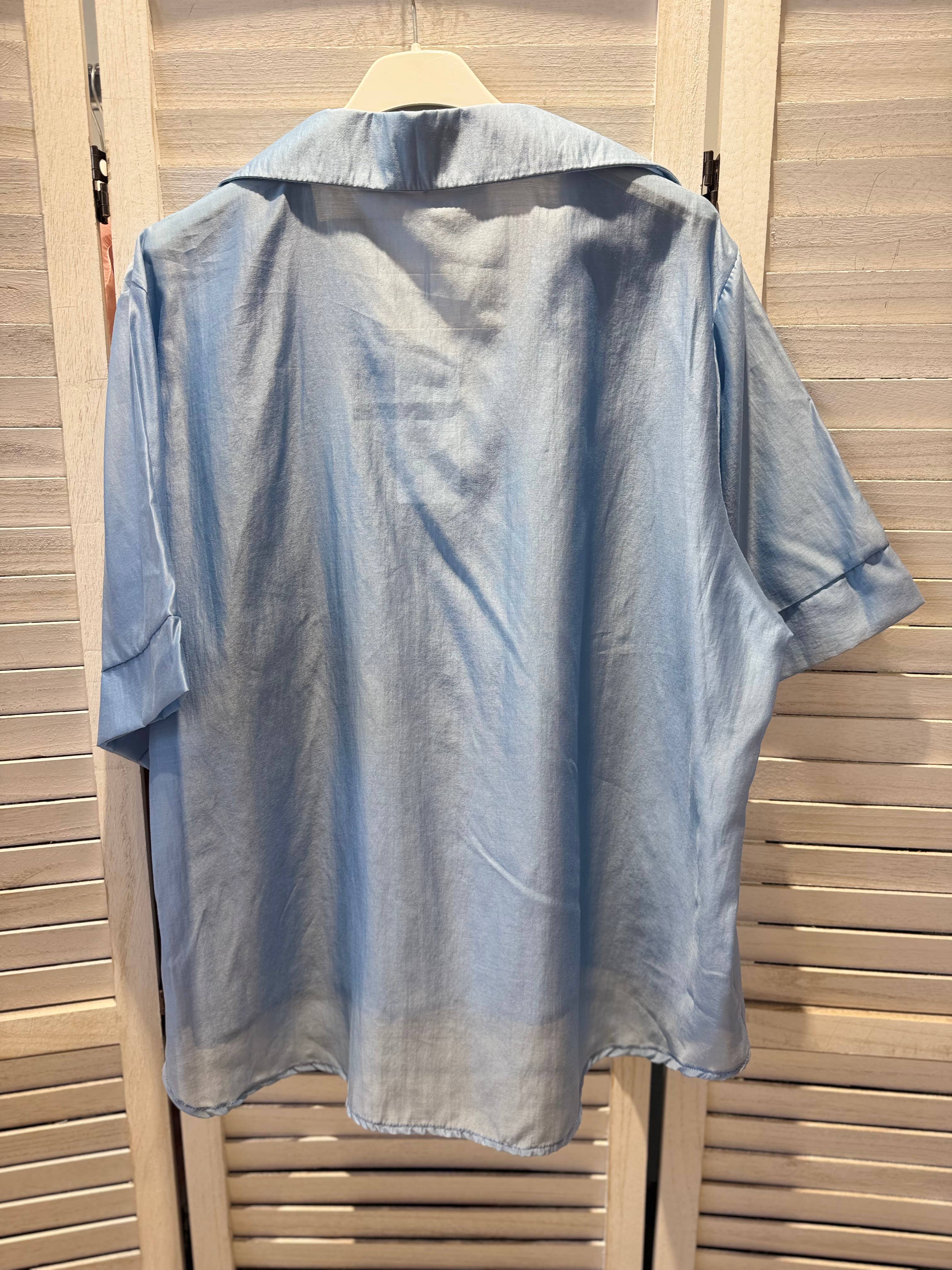 VICTORIA&ISAAC – wholesale Buttoned-down shirt – Women's – Light short-sleeve shirt - 70294