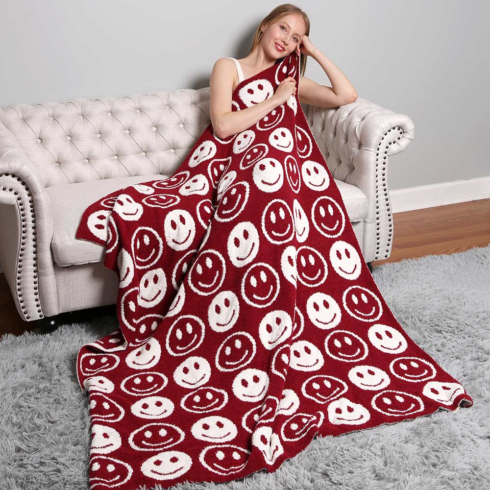 Sensibling Corp. - Wholesale Throw Blanket - SMILE PATTERNED REVERSIBLE Throw Blanket1