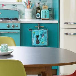 ModMoxGoods - Wholesale Oven Mitt/Pot Holder - POTHOLDER BLACK CAT mid-century MCM 1950s theme2