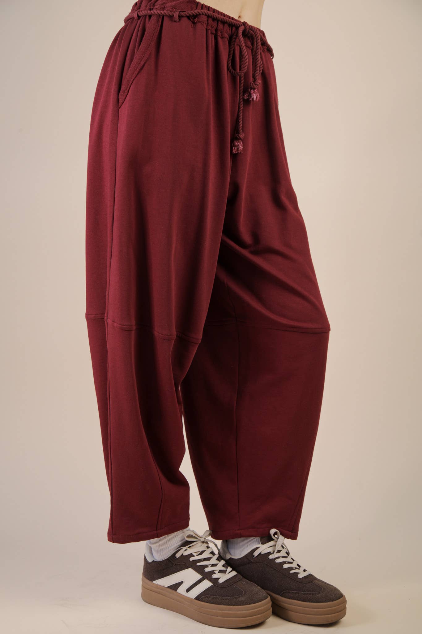 VERY J – Calças - Mulher por atacado – NP70814-Calças de Barril com Faixa de Cintura Trançada19