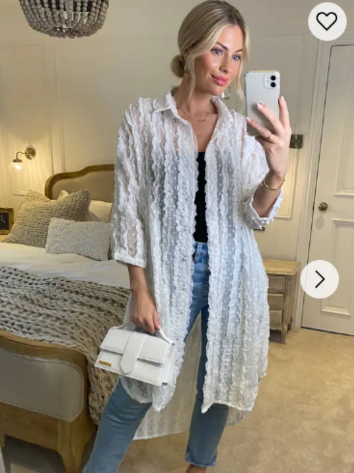 Oversize skjortekjole i sort med chiffon flæsestribe de for engroshandel hos CY FASHION. LONDON