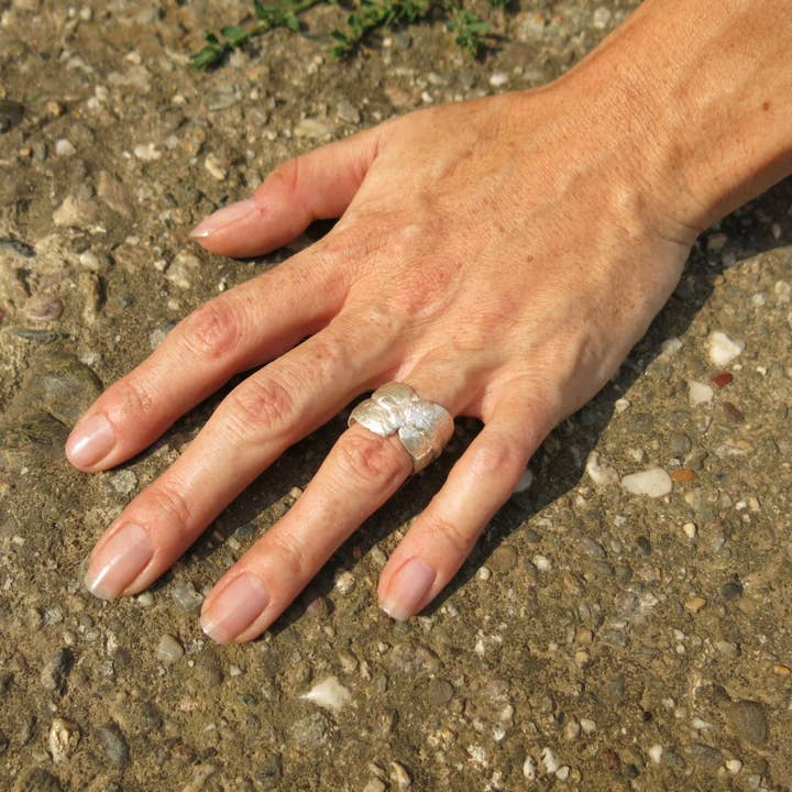 bi7, bague artistique en argent pur pour la vente par ArtBi Design