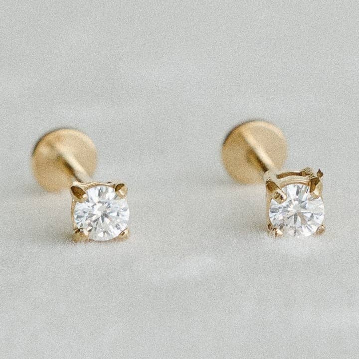 Goujons en diamant pour la vente par PETITE GOLD