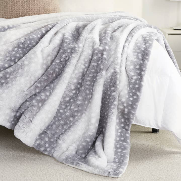 DreamValley - Wholesale Throw Blanket - CB Faux Fur Throw Blankets Soft Bed Blanket, Deer1