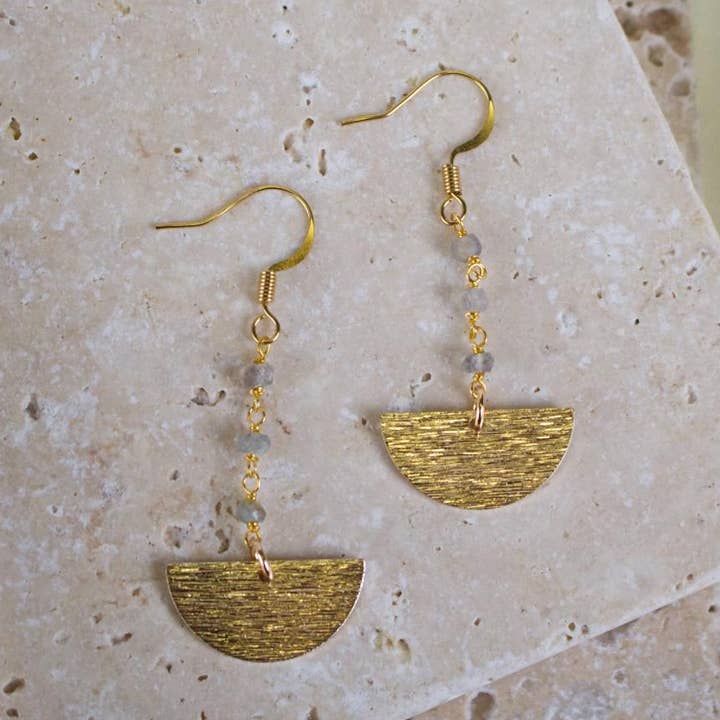 Lucy//Labradorit-Perlenohrringe für den Großhandel von TISH jewelry