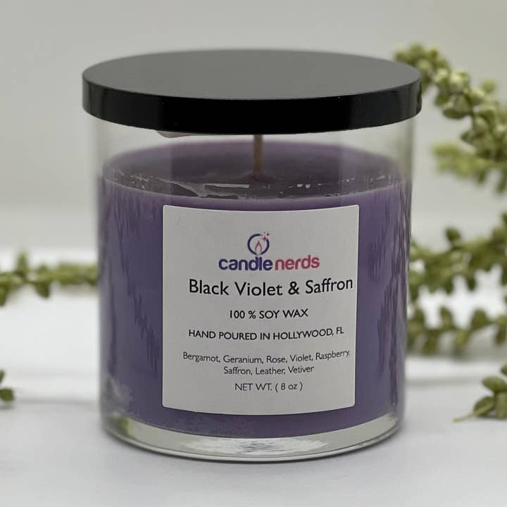Vela negra, violeta, azafrán y soja en tarro de vidrio con tapa negra para venta al por mayor de Candle Nerds