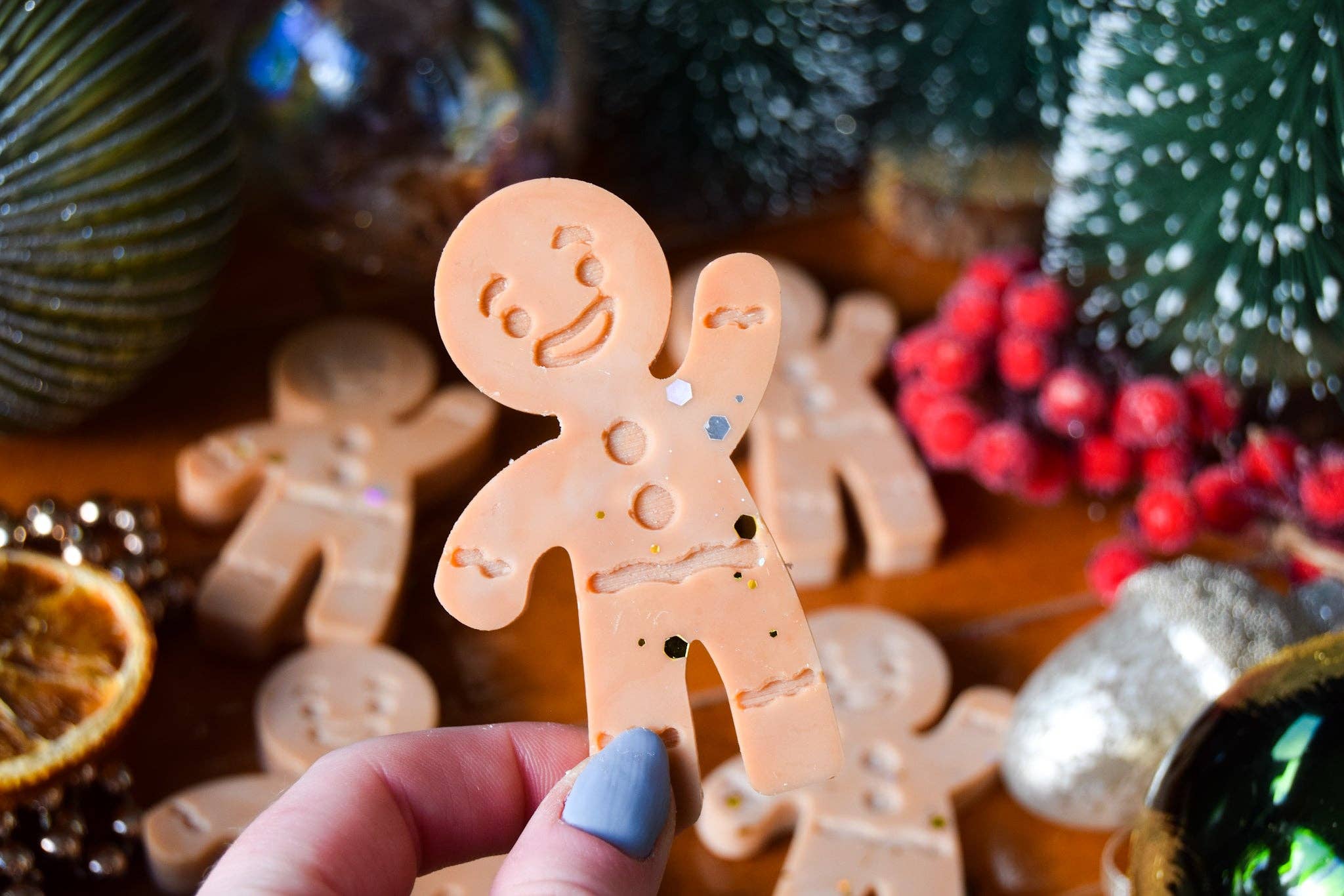 Firefly Handmade Creations ltd – wholesale Wax melt – Gingerbread Man - Large Wax Melt3