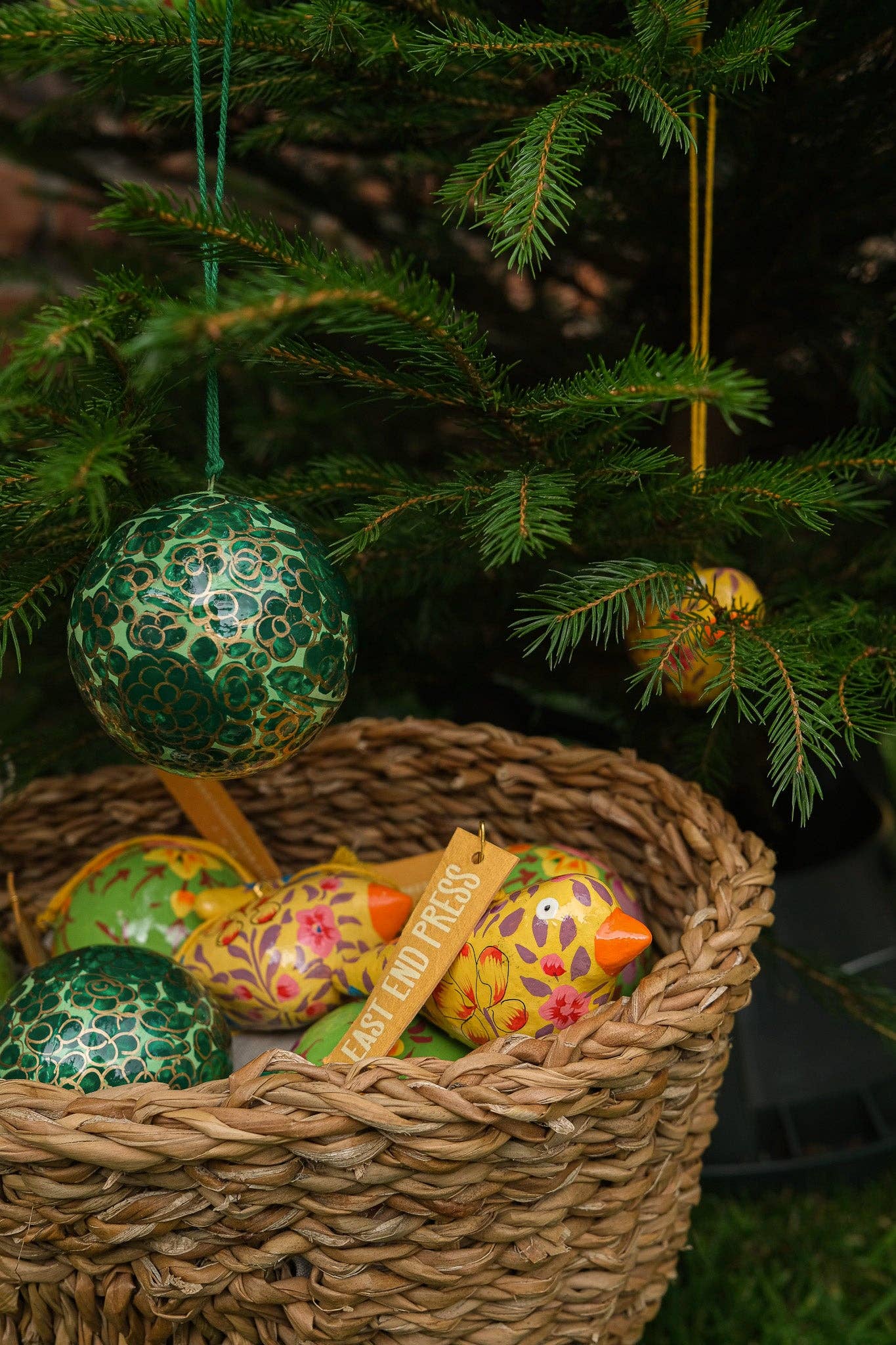 East End Press – wholesale Ornament – UK/EU: Emerald Green and Gold Bauble6