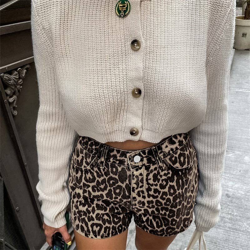 Fashionable Leopard Print Shorts for wholesale on Faire1