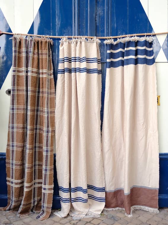 Der Indigo-Streifen Leinenstück 140x325cm Indigo für den Großhandel von Libeco Home