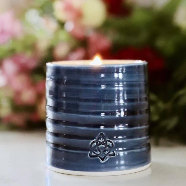 Nachtblauw aardewerk 300g voor wholesale door Mist and Moss Ireland