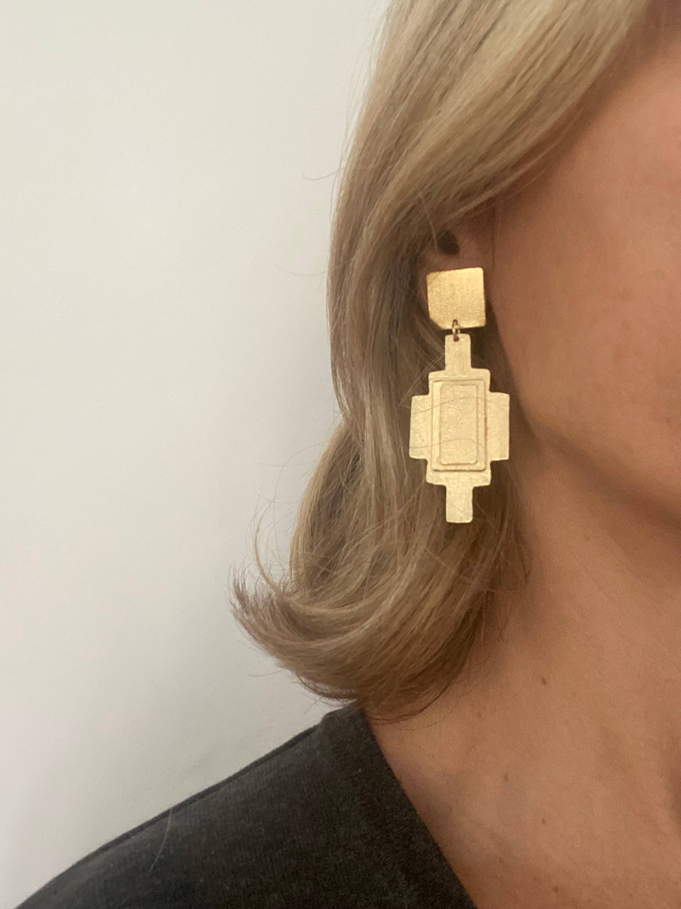 LA MAR - Vente Boucles d'oreilles pendantes - Boucles d'oreilles WRIGHT plaquées or - Conçu avec caractère6