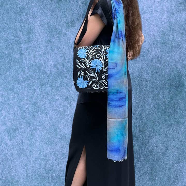 Rayz Intl - Vente Sac à bandoulière – femme - Sac messager brodé en daim noir et bleu fait main1