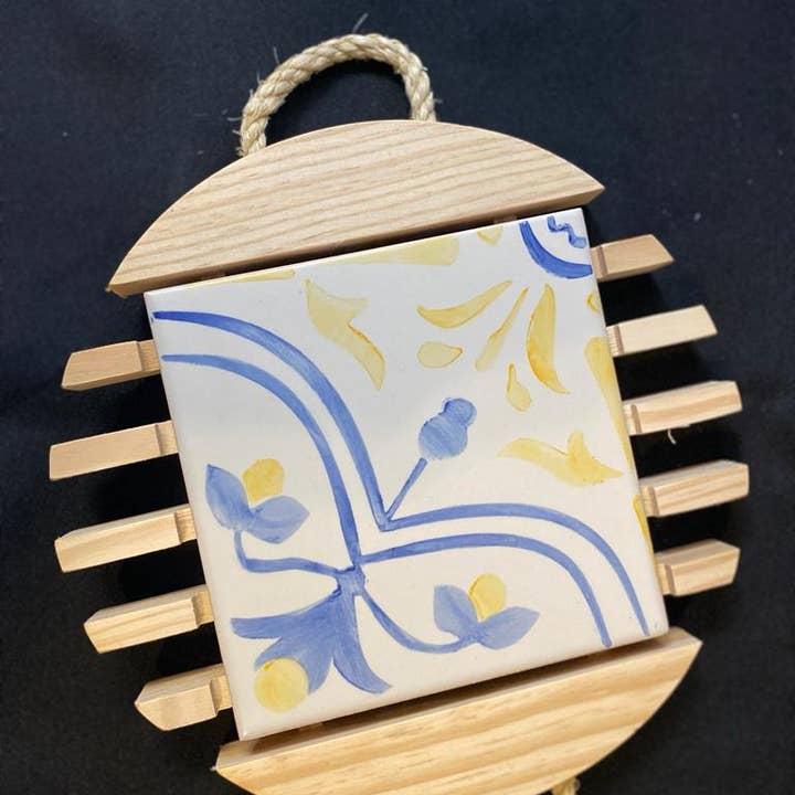 Oceanic Essence: soporte para ollas con forma de espina de pescado para venta al por mayor de Hazbruk Ceramics