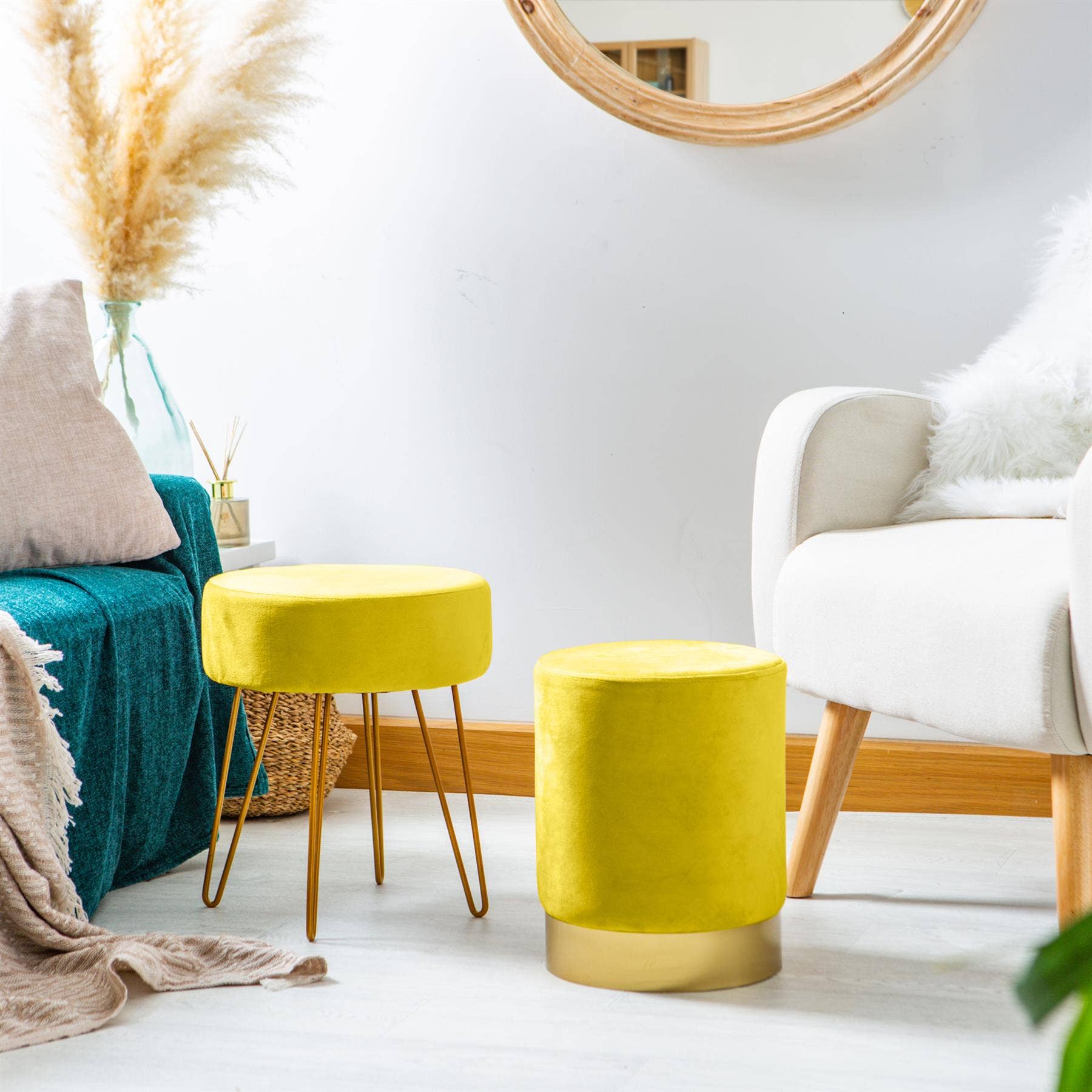 Rinkit Ltd – Großhandel Hocker – Runder samtbezogener Hocker als Fußbank – 29 cm Durchmesser x 36 cm Höhe – von Harbour Housewares45