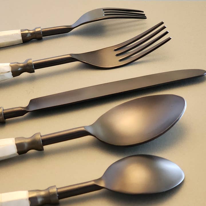 Gibb & Daan – wholesale Bestickset – Pärlemor Inlay bestick Set - Svart bestick Set med 5