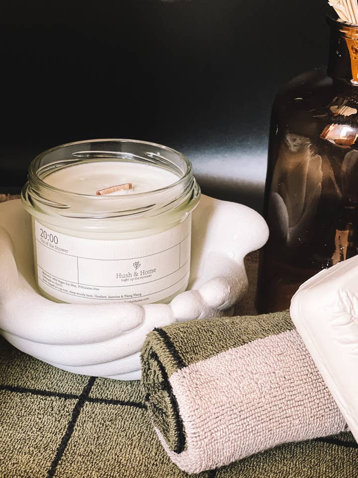 20:00 Out of the Shower | Non-Toxic vegan Candle for wholesale by Hush et Home