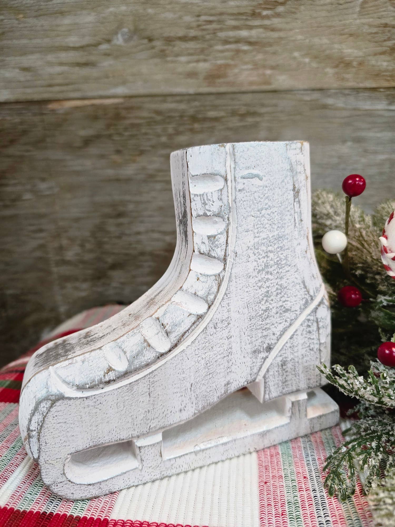 Wholesale Home Decor - Wholesale Decorative Tabletop Object - Chunky Ice Skate 5.5x6in0