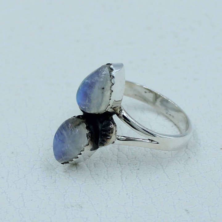 Silvex Jewelry – Engroshandel Statementring – Smuk Rainbow Moonstone Cabochon Ring3