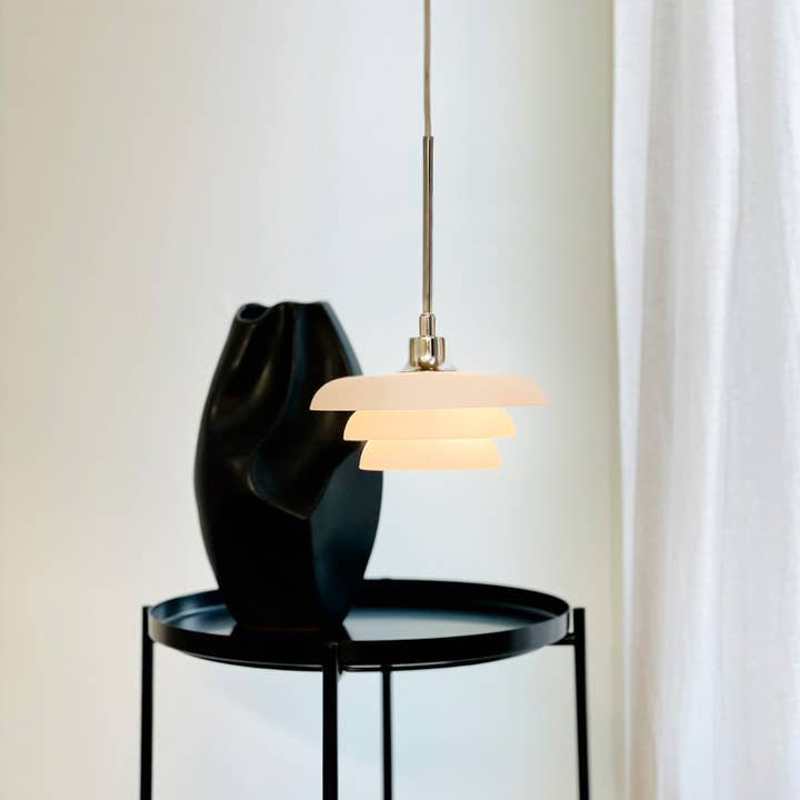 AVA Pendel D20 Opal/Krom for engroshandel hos Dyberg Larsen