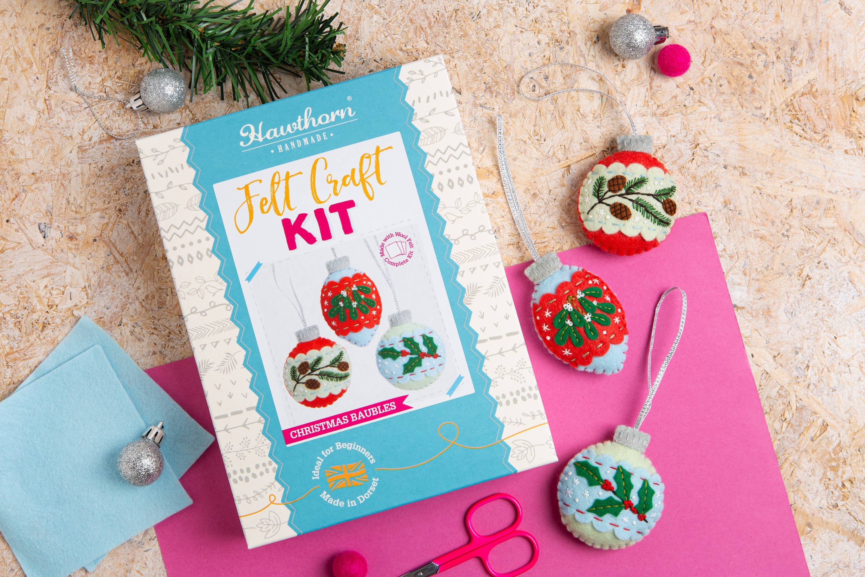 Hawthorn Handmade (US Duties Paid) - Vente Kits de couture - Kit de bricolage en feutre pour boules de Noël | Kit de bricolage de Noël1