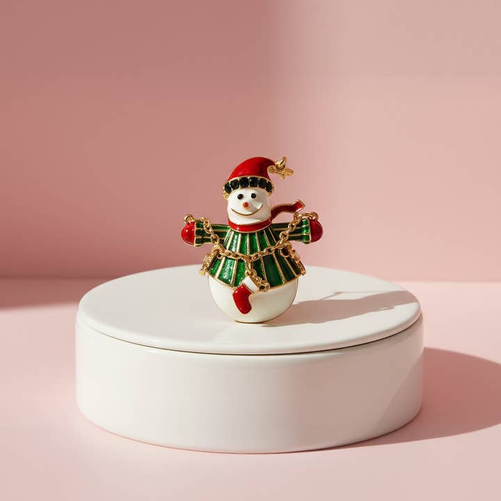 Gold/Grün Schneemann mit hängender Strumpfkette Brosche für den Großhandel auf Faire