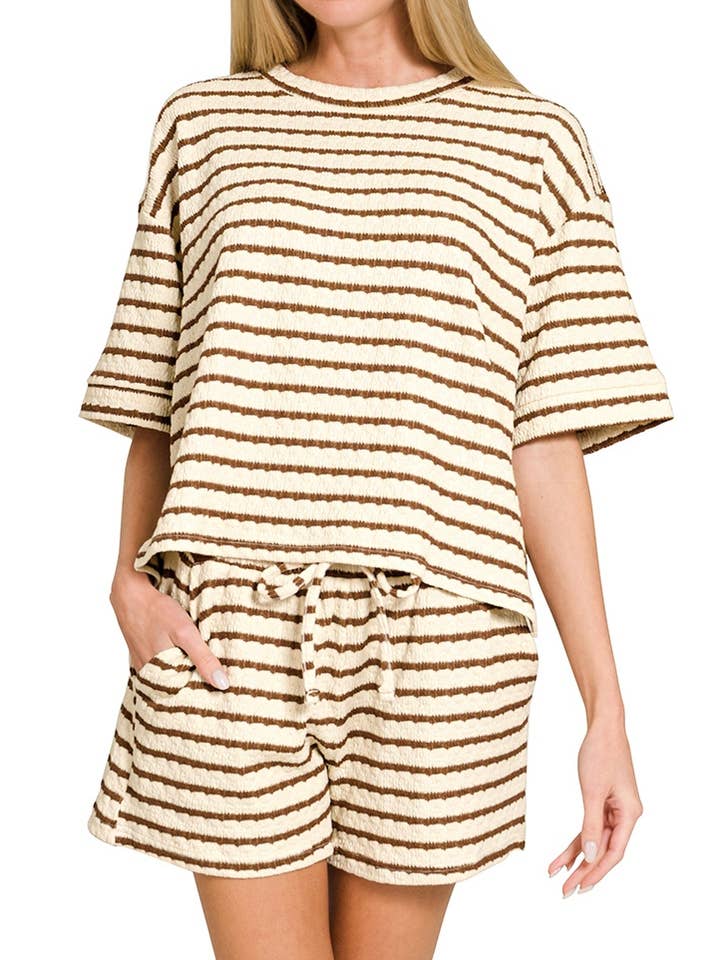 Stribet kortærmet t-shirt og shorts sæt for engroshandel hos Vanilla Monkey