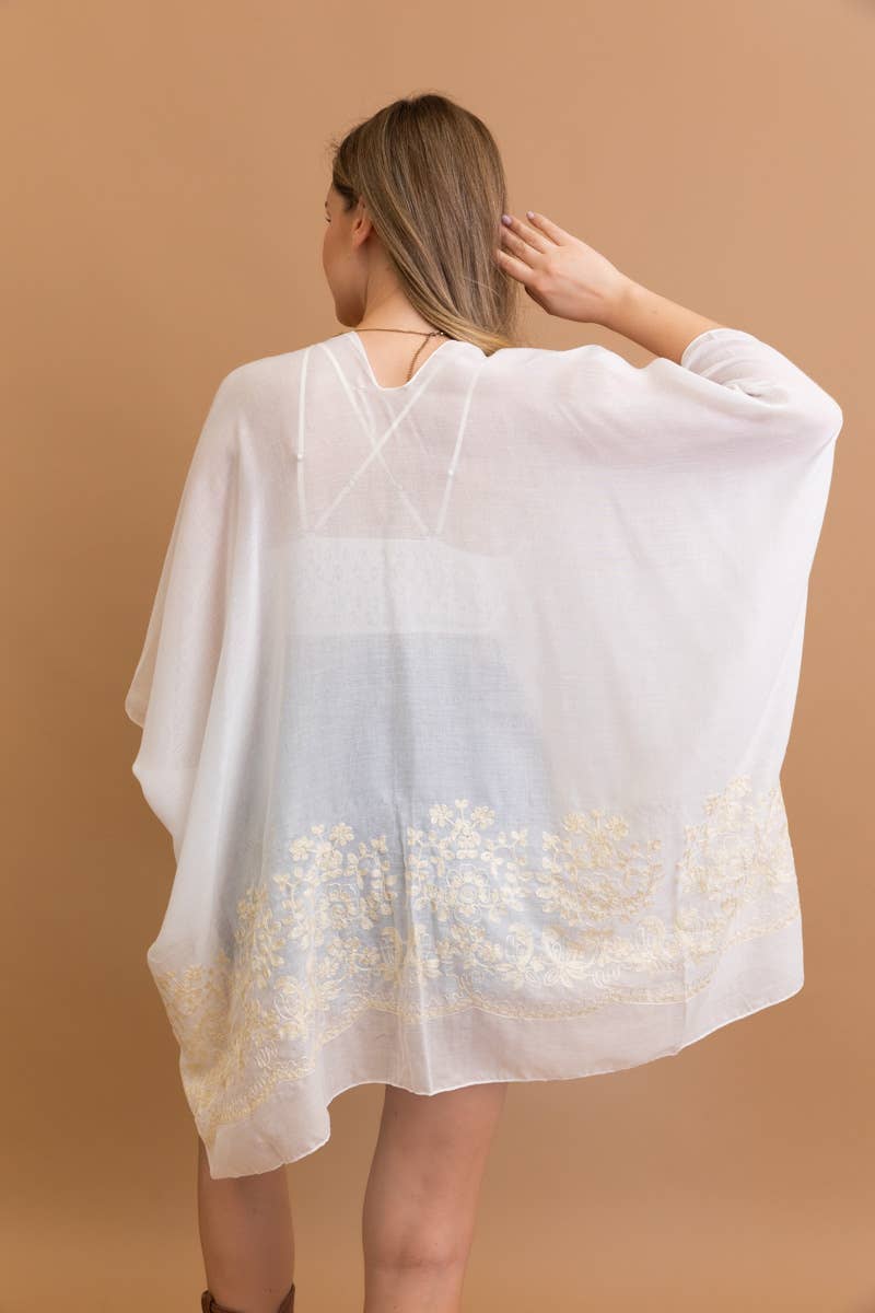 Leto Accessories - Vente Kimono – femme - Kimono brodé floral style bohème chic avec détails en points et pompons 🌼1