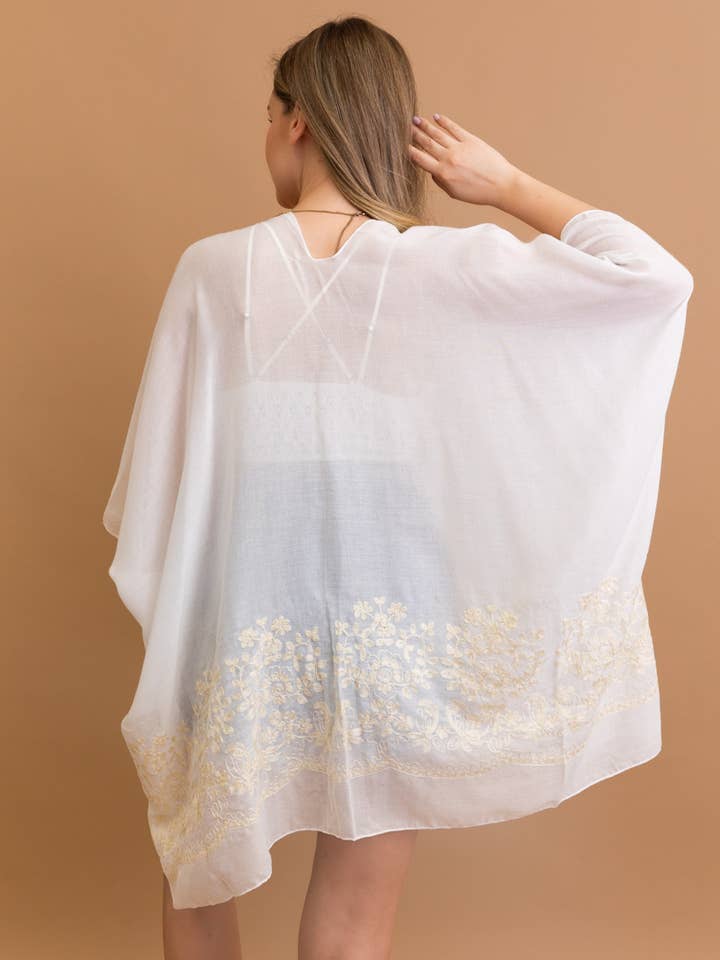 Leto Accessories - Vente Kimono – femme - Kimono brodé floral style bohème chic avec détails en points et pompons 🌼1