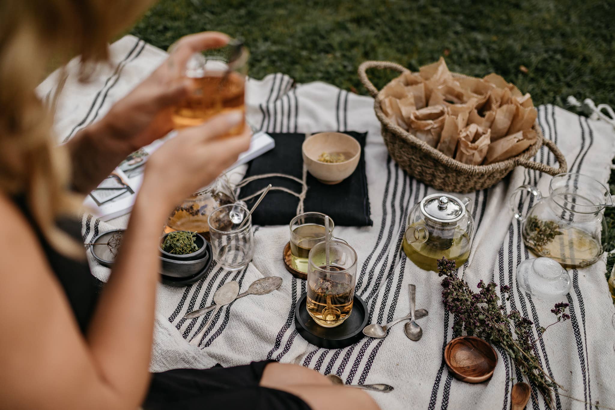 Plūkt - Vente Thé en vrac - Thé à la menthe poivrée - feuilles entières en vrac, menthe nordique9