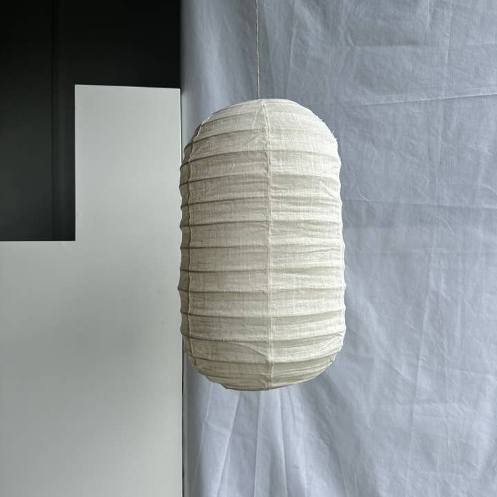 Office Objets - Wholesale Chandelier/hanging light - Small Japanese-style lantern-shaped pendant light in rattan and natural linen H50 D3025