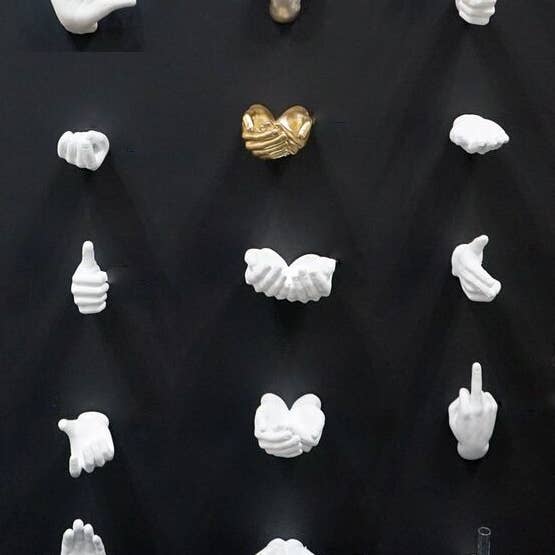 Interior Illusions Plus – Engroshandel 3D-vægkunst – Kvindelige tale med hånden vægbeslag - 8.5" høj2