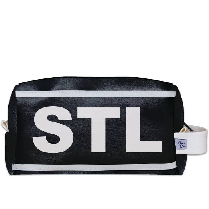 Trousse de toilette de voyage STL (St. Louis) City pour la vente par Anne Cate