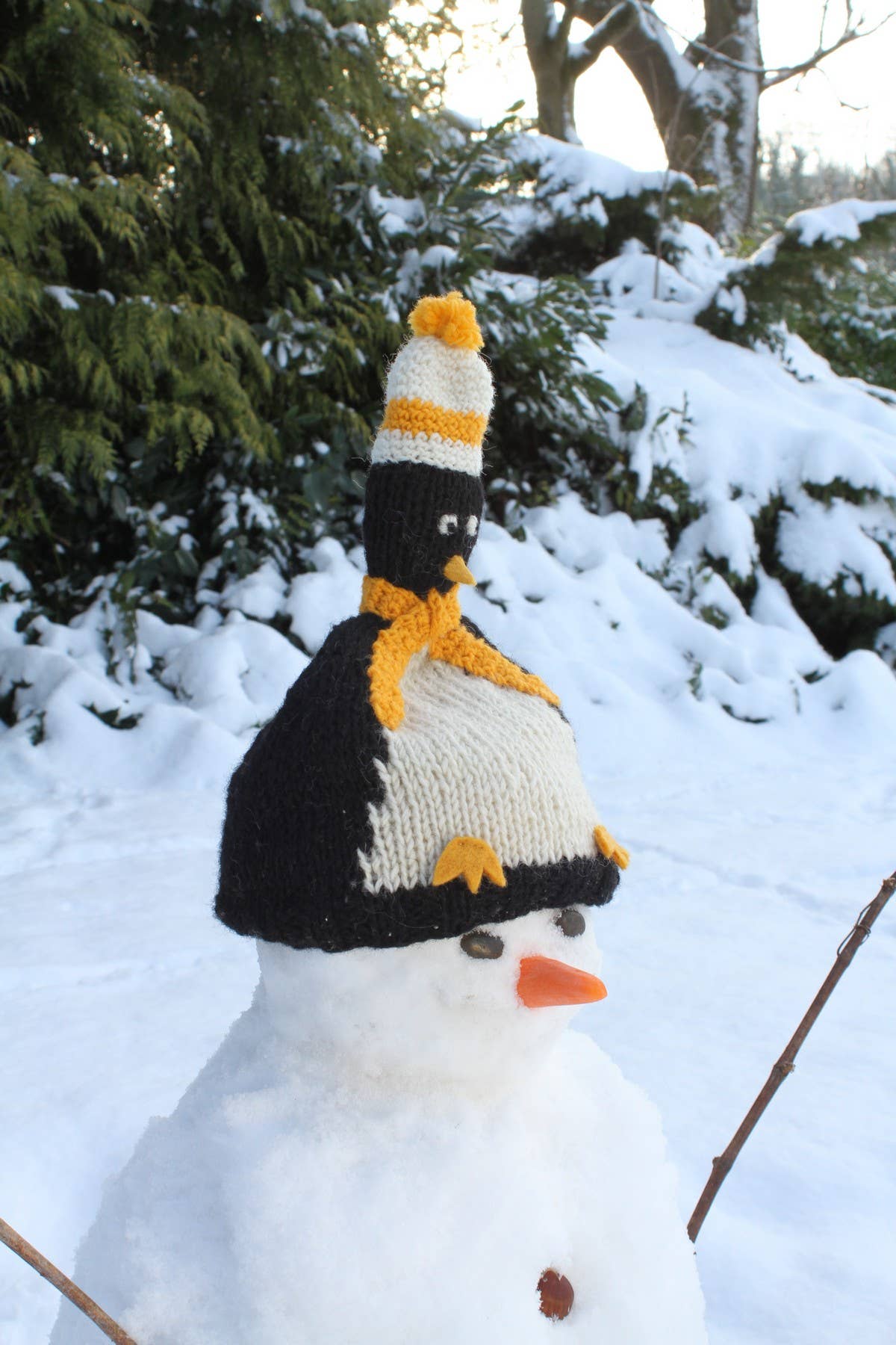 One Colour Kids Animal Bobble Hat Penguin for wholesale on Faire3