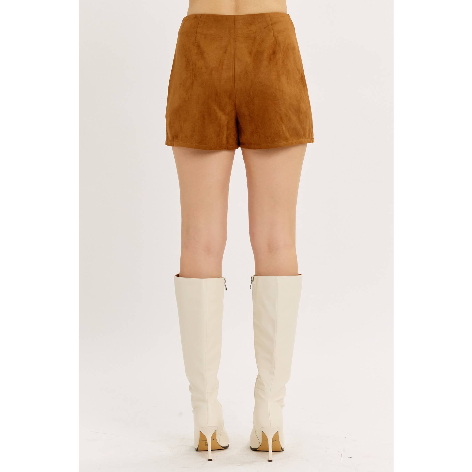 CHAMEAU MINI-JUPE-SHORT EN FAUSSE SUEDE ÉLÉGANTE AVEC OURLET SURPIQUÉ en vente sur Faire2