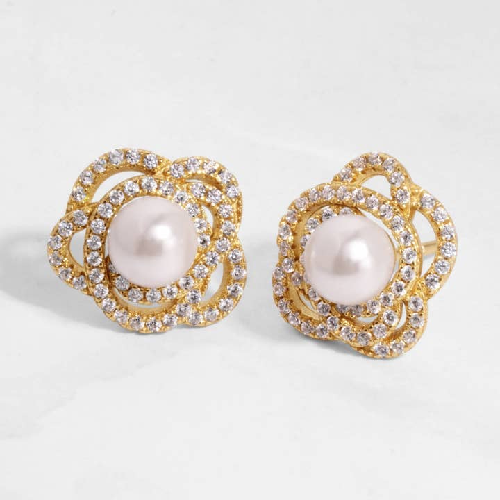 Perleblomst Statement Ørestikker for engroshandel hos Sami Jewels