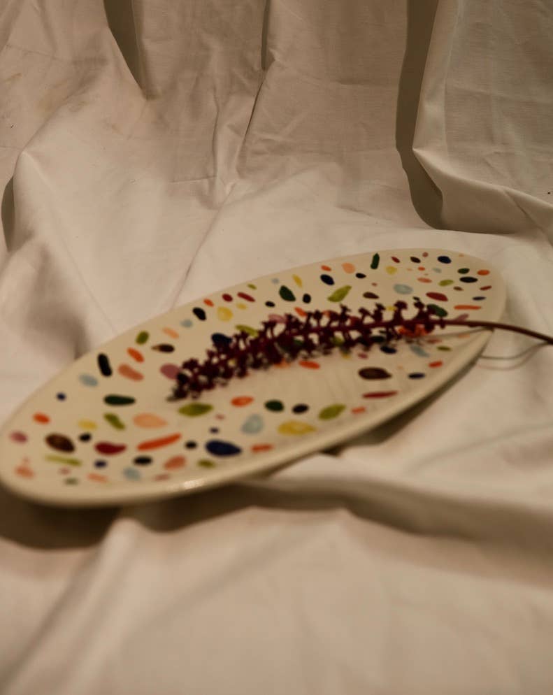 Club Bonheur BV – Engroshandel Pyntetallerken/skål – Spetters keramikfad i stentøj, håndmalet1