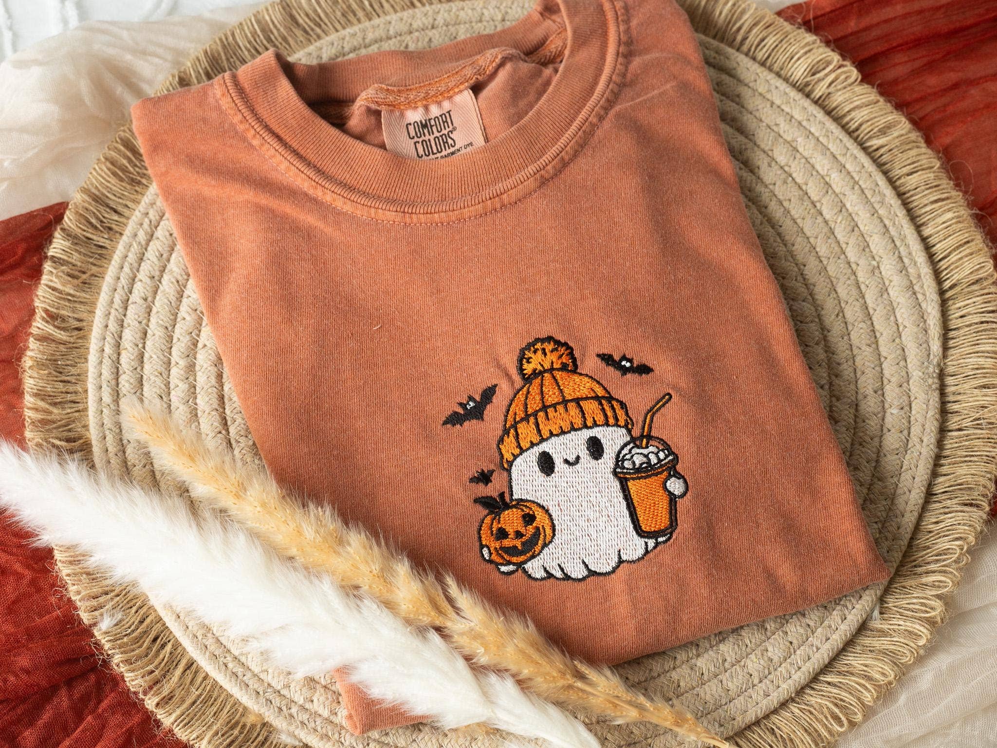 Nunu's Studio - Wholesale T-Shirt - Women's - Embroidered Coffee Lover Ghost Fall T-shirt for Women2