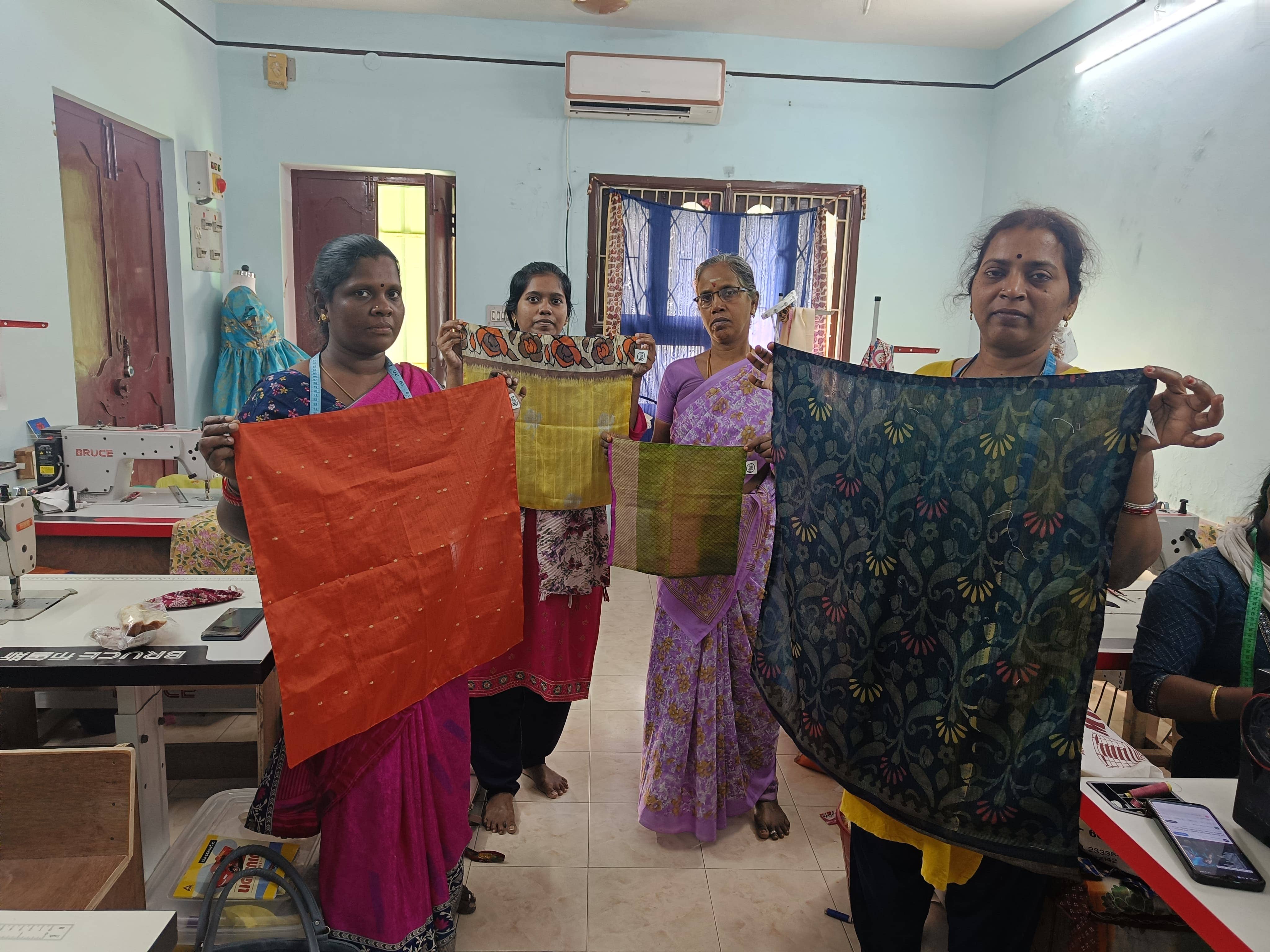 Shakti.ism - Wholesale Flat Wrap - XL reusable sari gift wraps, furoshiki 75x75cm, 30x30in3