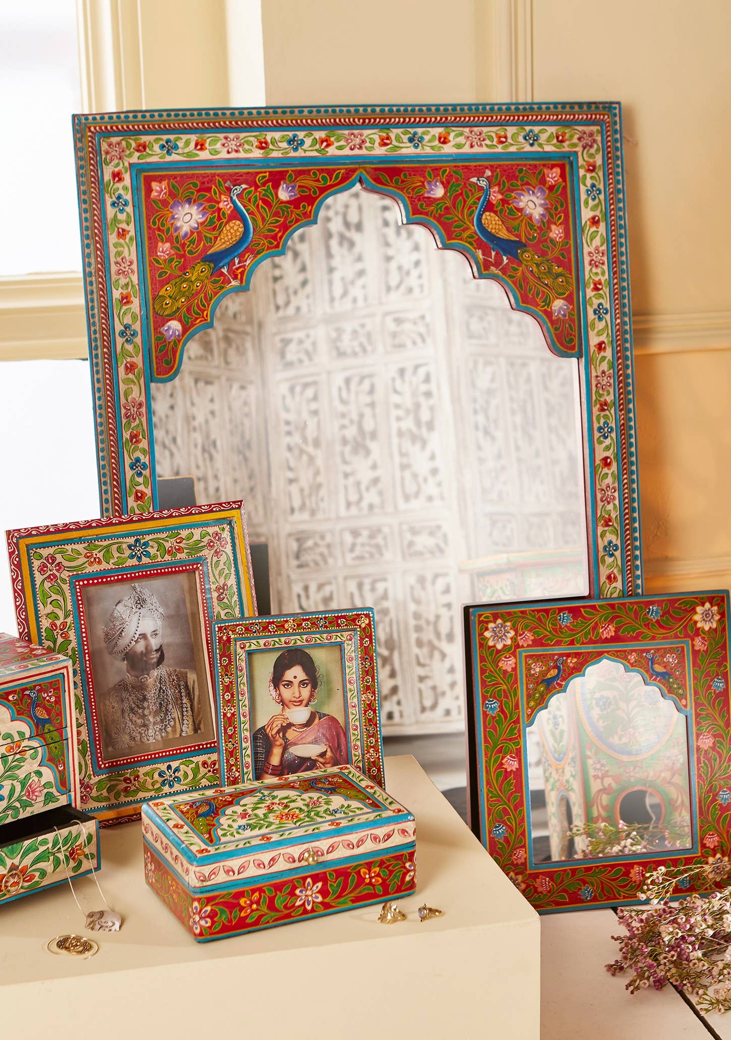 Namaste – wholesale Picture frame – Floral Hand Painted Photo Frame1