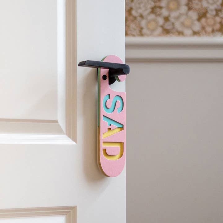 PUKI WUKI - Wholesale Wall Sign - Door hanger HAPPY | SAD White | Pink2