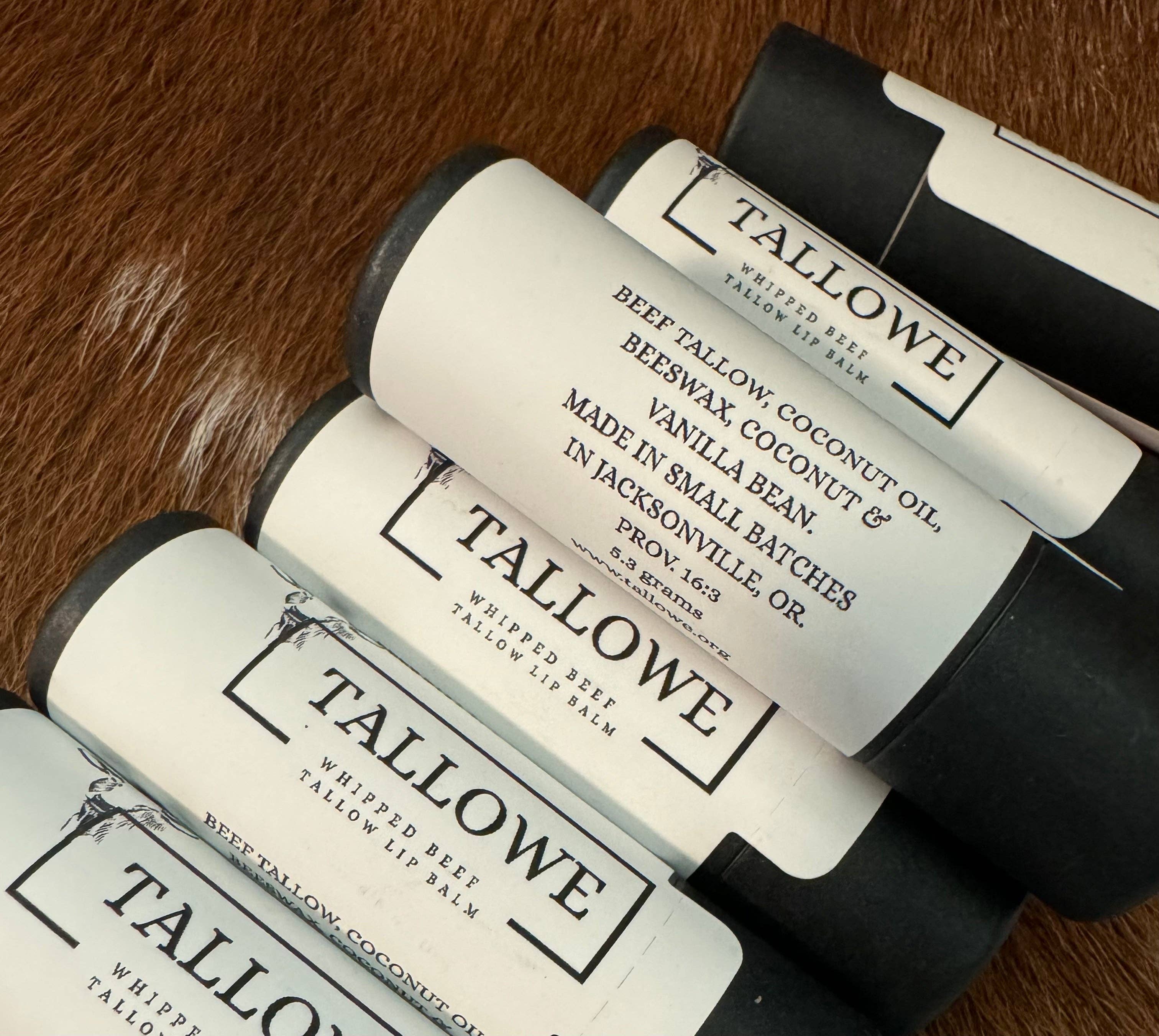 Tallowe - Vente Baumes à lèvres - Baume à lèvres à la vanille et à la noix de coco au suif de bœuf nourri à 100 % à l'herbe1