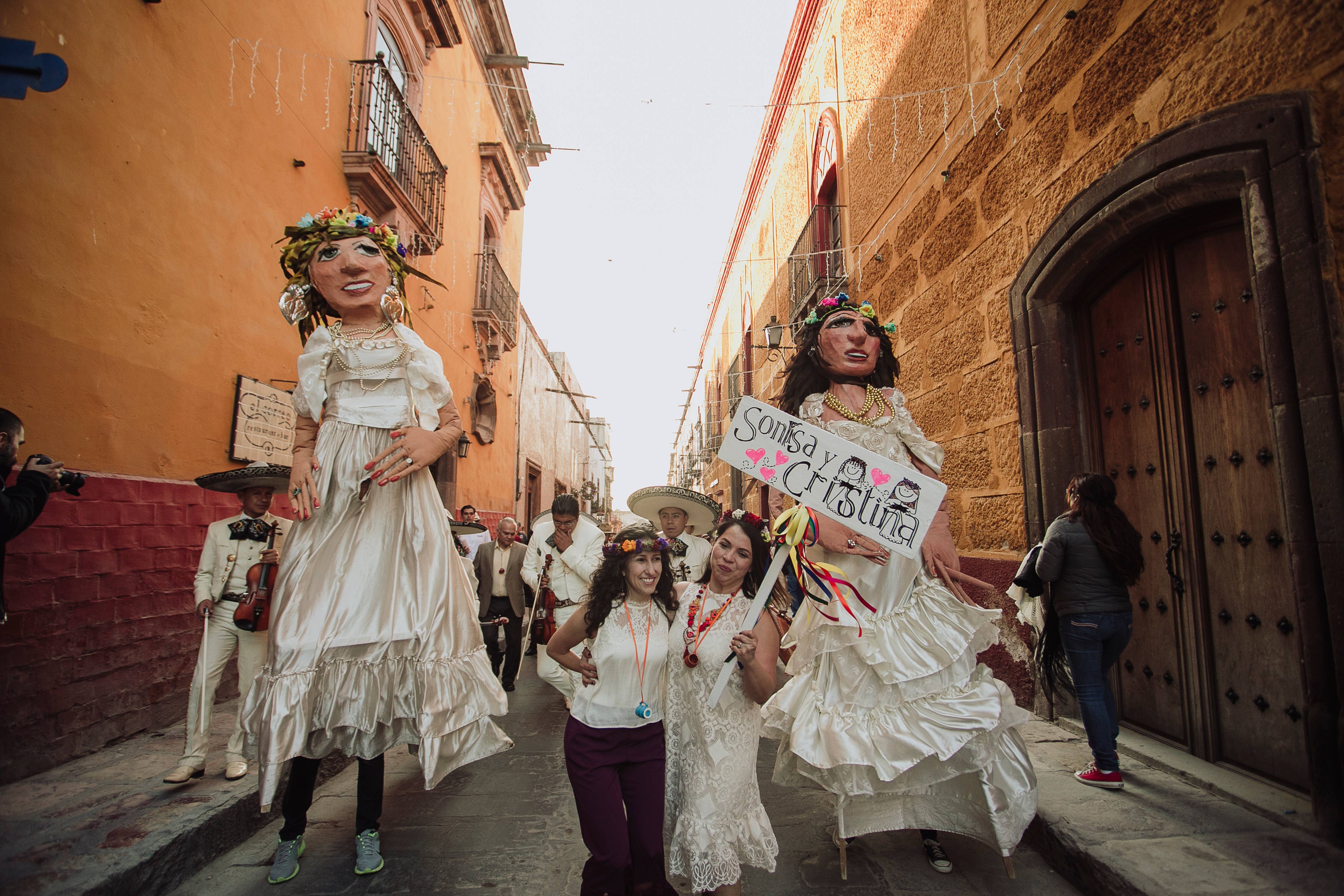 Schiffer Publishing - Venta al por mayor Crafts, Hobbies & DIY - Cartonería Mexicana5