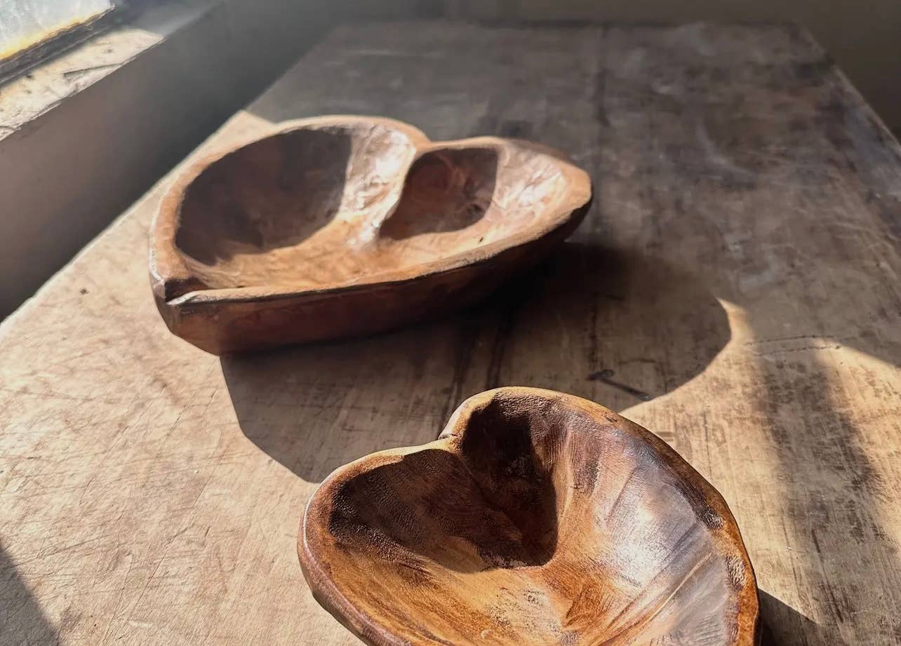 Stash Style - Vente Assiettes/plats/bols de décoration - Bols en bois en forme de cœur3